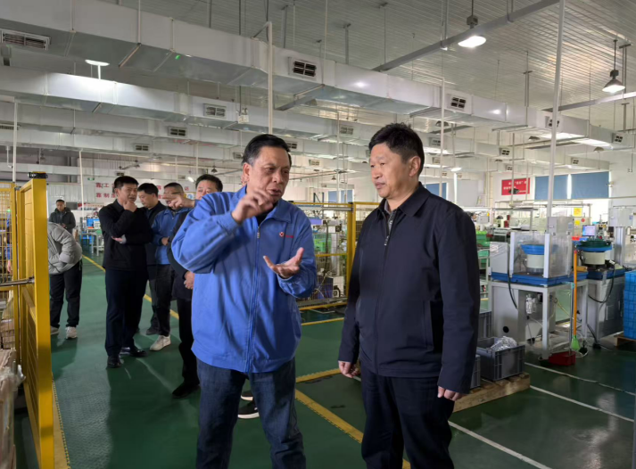 2025年11月27日，安阳市人大常委会副主任、市总主席工会夏军，安阳市总工会党组书记、常务副主席华德强一行莅临公司调研。